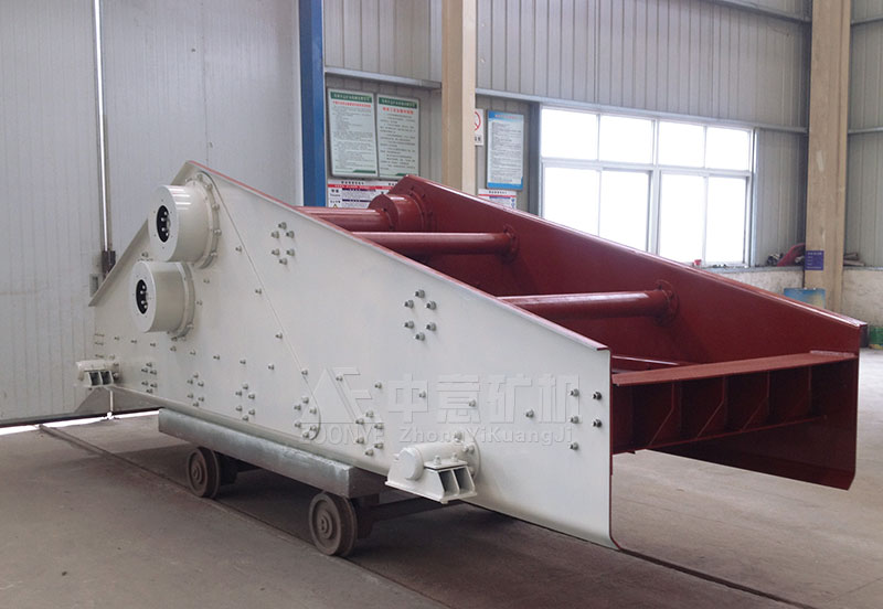 直線振動篩設(shè)備實(shí)拍