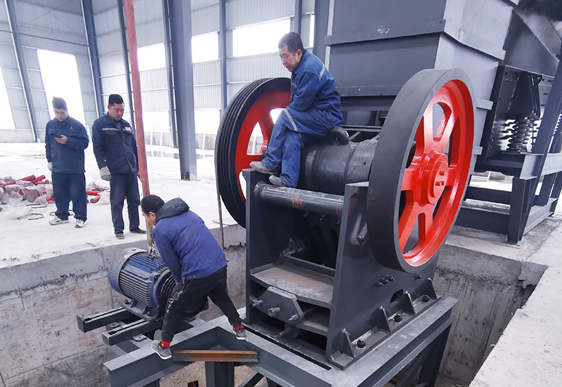 中意售后工程師現(xiàn)場指導安裝