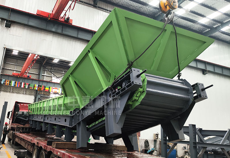 鏈板輸送機.jpg 鏈板輸送機