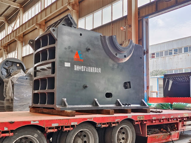 鄭州中意PE900&times;1060顎式破碎機發貨啟程河北